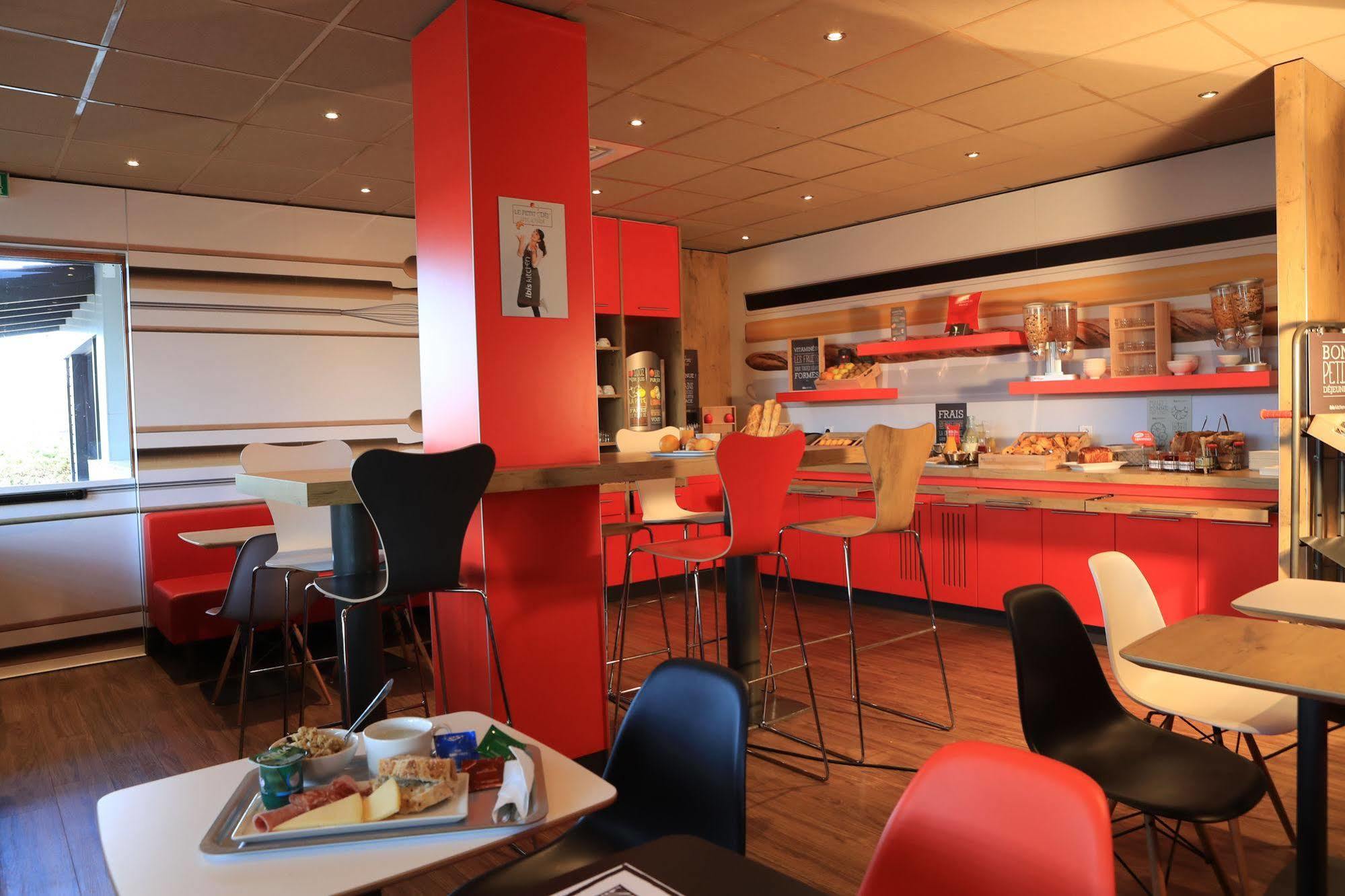 Ibis Aurillac Exterior foto